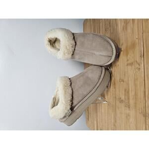 Bearpaw Women's Cozy Shearling Lined Slippers